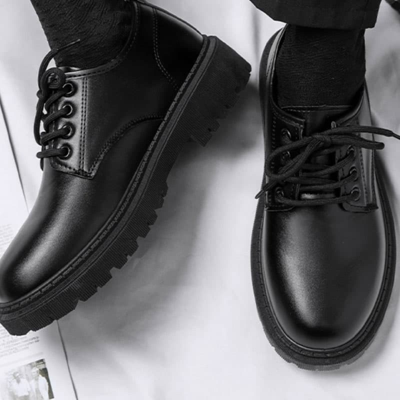 50代メンズファッション 大人の品格漂う【本革厚靴】